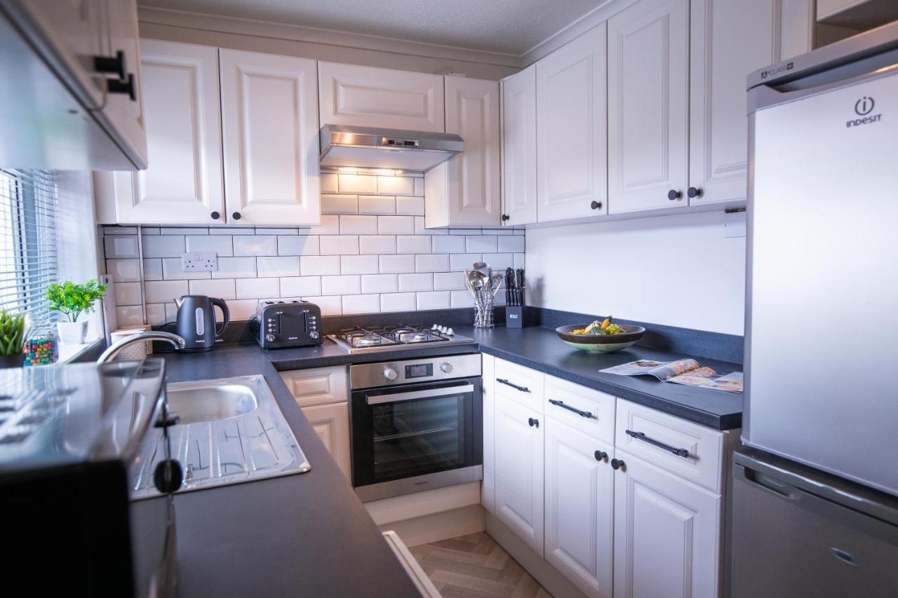 Saltbox Properties- Large!! 3 Bed, 3 Bath House, Parking, Fast Wifi, Town Centre Location! Sleeps 6 Ashby-de-la-Zouch Kültér fotó